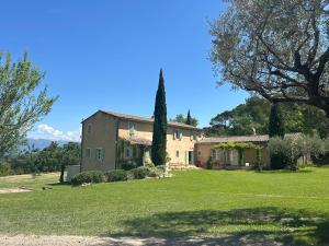 O grădină în afara Au Clair Ventoux B & B - SPA