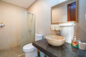 Private Suite in Tropical Pool Villa的一间浴室