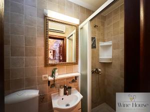 Vannituba majutusasutuses Apartments Wine House Old Town