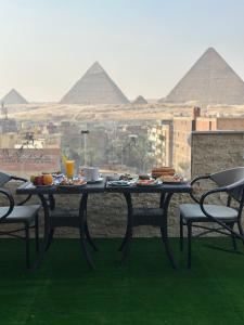 Üldine mäevaade või majutusasutusest Linda Pyramids view pildistatud vaade