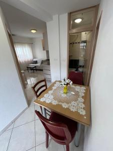 Kuchyň nebo kuchyňský kout v ubytování Apartmani Ana Juricev Vodice