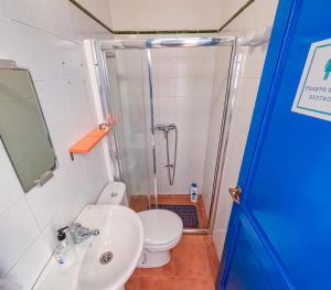 A bathroom at Ashavana Nest Hostel