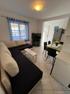 Kuchyň nebo kuchyňský kout v ubytování Apartmani Ana Juricev Vodice