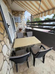 Balkón nebo terasa v ubytování Apartmani Ana Juricev Vodice