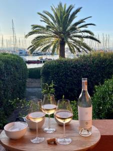 Nápoje v ubytování Maison sur le port de Porquerolles