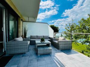 Posedenie v ubytovaní Balaton Bliss Lakeside Apartment