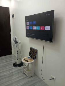 TV a/nebo společenská místnost v ubytování EC Tamayo House Rental