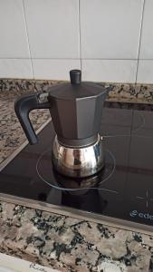 Coffee and tea making facilities at Babieca Casa con Garaje