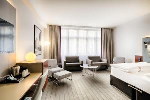 Posezení v ubytování Premier Inn Köln City Mediapark