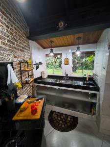 Biliár nebo kulečník v ubytování Chalé com Jacuzzi em Morretes