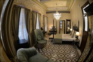 Ruang duduk di The Shahut Hotel
