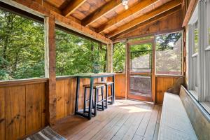 Un balcón o terraza en Second Fiddle by Avada Properties
