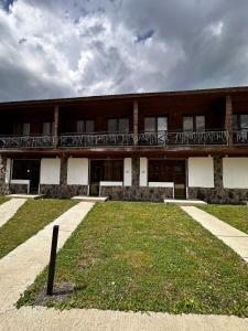 Το κτήριο όπου στεγάζεται  η παραθεριστική κατοικία