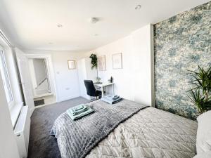 Postel nebo postele na pokoji v ubytování Luxury Nest 10 Guests Free Parking Middlesbrough