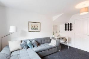 Posezení v ubytování Elegant 4-Bedrooms retreat in Walsall -Modern 3 Bathrooms-Sleeps 9 + 29 fotografií