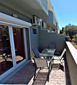 Ban công/sân hiên tại Poseidon Apartments