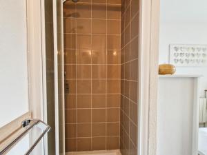 Koupelna v ubytování Appartement rénové avec terrasse au centre, 6 pers., vue pistes - FR-1-425-233 + 10 fotografií