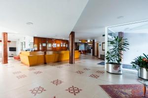 Lobby/Rezeption in der Unterkunft Hotel Rey Arturo Burgos