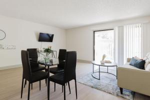 TV a/nebo společenská místnost v ubytování Rosehill Pointe 185 I Spacious 1 Bed 1 Bath