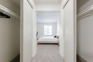 Postel nebo postele na pokoji v ubytování Rosehill Pointe 185 I Spacious 1 Bed 1 Bath