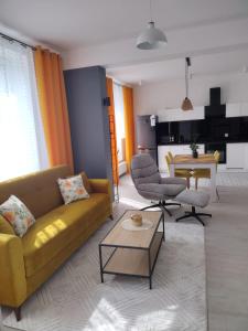 Et opholdsområde på Mieszkanie Sławięcice