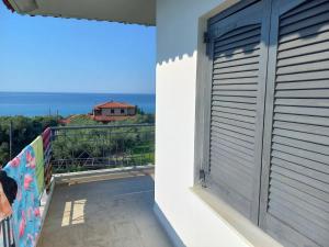 Φωτογραφία από το άλμπουμ του Theros Apartments στη Μόλα Καλύβα