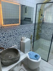Un baño de Z Pyramids Inn