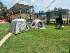O grădină în afara RV Trailer park sun set teotihuacan