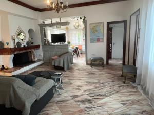 Fotografie z fotogalerie ubytování Sea front house & garden, Oropos v destinaci Oropós