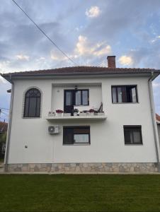Zgradba, v kateri se nahaja apartma