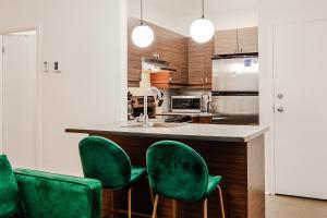 Kuchyň nebo kuchyňský kout v ubytování Escapade Chic au Vieux-Port + 4 fotografie