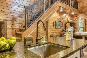 Φωτογραφία από το άλμπουμ του Green Sky Lodge by Avada Properties σε Sevierville
