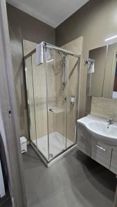 A bathroom at House Orlando