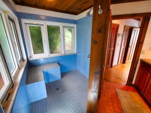 Posezení v ubytování Private Hilltop Home Located Overlooking Roatans Beautiful Turquoise Reef,