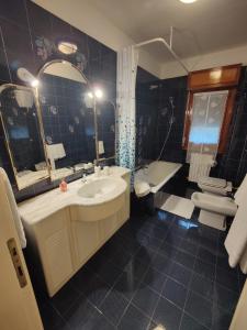 Ένα μπάνιο στο A Casa di Jenny