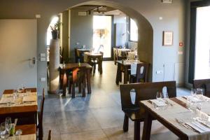 Restoran või mõni muu söögikoht majutusasutuses Hotel dei Gonzaga, MantegnaHotels