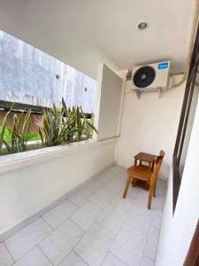 Fotografie z fotogalerie ubytování PB Hotel Kuta - 15 second to the beach by Micky Studio v destinaci Legian