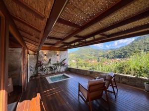 Uma vista da montanha tirada da casa de hóspedes 