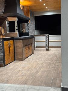 Kuchyň nebo kuchyňský kout v ubytování Luxury house Andrijana