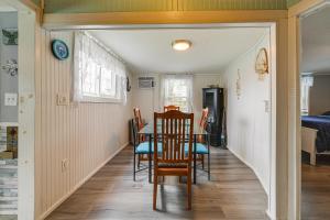 Photo de la galerie de l'établissement Large Yard Walkable Cottage in Old Orchard Beach!, à Old Orchard Beach