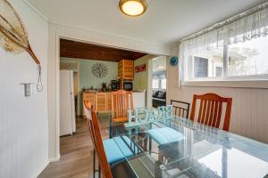 Photo de la galerie de l'établissement Large Yard Walkable Cottage in Old Orchard Beach!, à Old Orchard Beach 17 autres photos