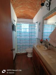 ห้องน้ำของ Casa Media Luna en Tequisquiapan, Qro. +20 ภาพ