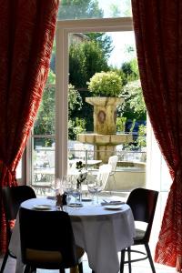 Restaurace v ubytování Grand Hôtel Henri - Teritoria