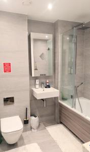 Imagen de la galería de Luxury living- colindale garden -Double room, en Colindale