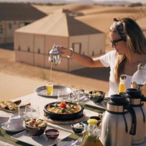 Jídlo v luxury tent nebo okolí