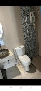 Ένα μπάνιο στο Cabana Chalet Cherating