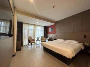 Postel nebo postele na pokoji v ubytování Jinjiang Inn Select Xi'an Hongmiaopo East Daxing Road + 37 fotografií
