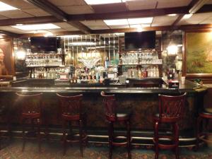 Lounge nebo bar v ubytování West Gate Inn Nyack