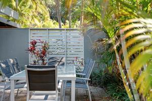 Κήπος έξω από το Nautilus Beach Resort by Charlesworth