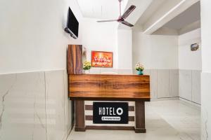 TV a/nebo společenská místnost v ubytování Super Hotel O Burari New Delhi